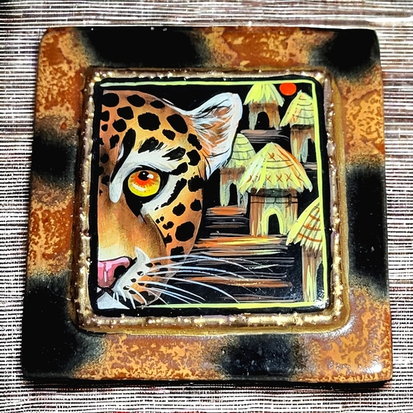 Vintage Ceramic Hand-painted Animal print Brooch | Leopard Brooch - Picture 2 of 5